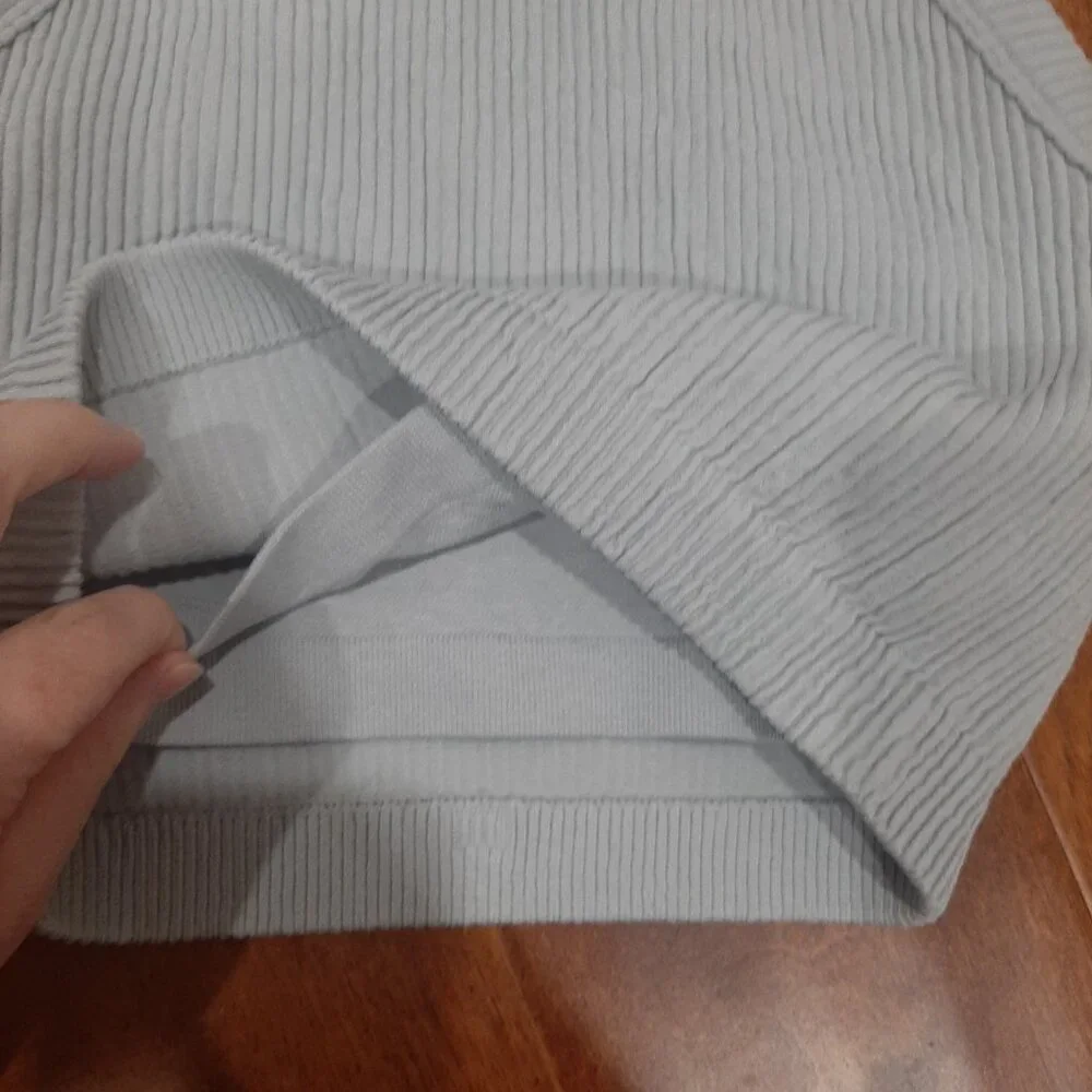 Aerie light grey minimalist ribbed halter sports bra crop top - Picture 5 of 13